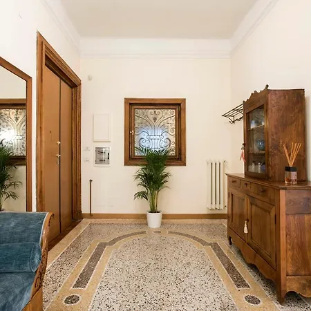 Flat Two Daire Roma