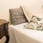 Flat Two Apartman
